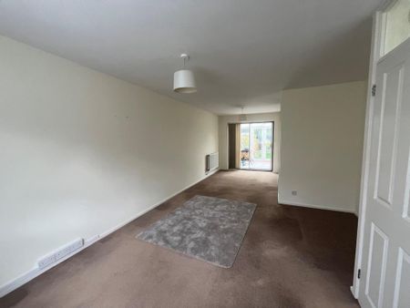 3 bedroom semi-detached house to rent - Photo 3