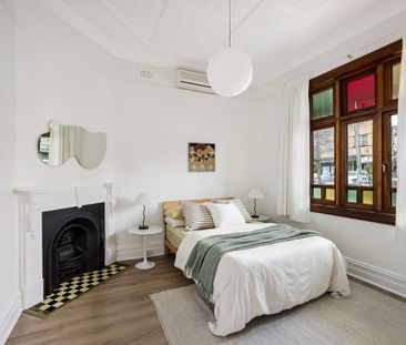 Delightful three-bedroom home with period charm - Photo 2