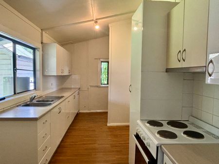 Affordable home in a great location! - Photo 4