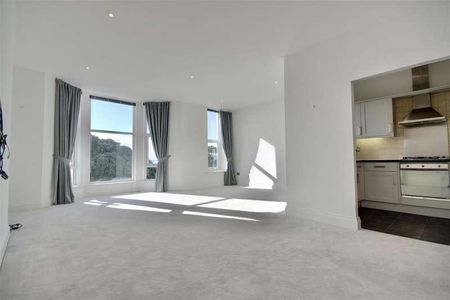 Solent Apartments, South Parade, Southsea, PO5 - Photo 5