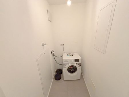 Trier: Stilvoll möblierte 2-Zimmer-Wohnung mit offenem Wohn- und Essbereich - Photo 4