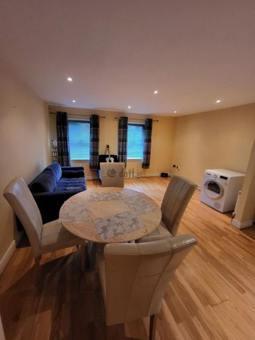 Apartment to rent in Cork, Blarney - Photo 5