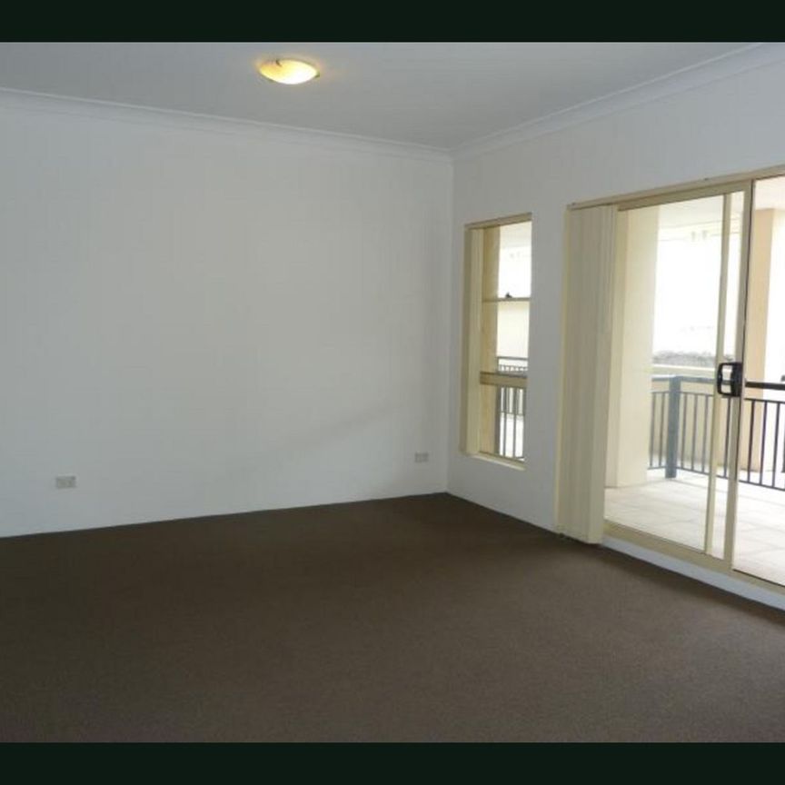 Modern 2 bedroom unit in the heart of Hurstville - Photo 1