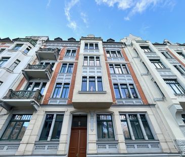 2 Zimmer • Schlosschemnitz • Dachgeschoss • schick und neu • Einbau... - Photo 3