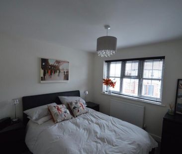 3 bedroom semi-detached house to rent - Photo 4