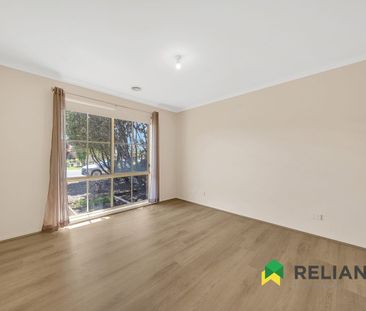 3 bedroom house in the best location of Werribee that is not to be ... - Photo 2