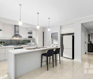 Tranquil family entertainer, dream lifestyle location - Photo 1