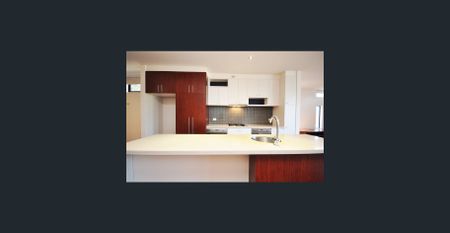 LIFESTYLE LIVING - Photo 2