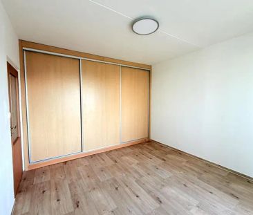 PRONÁJEM PĚKNÉHO BYTU 1+1 S KLIMATIZACÍ, BALKÓNEM A SKLEPEM V ŽIDLO... - Photo 1