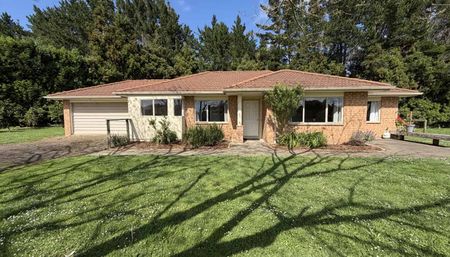 Charming Rural Home in Whenuakite - Photo 5