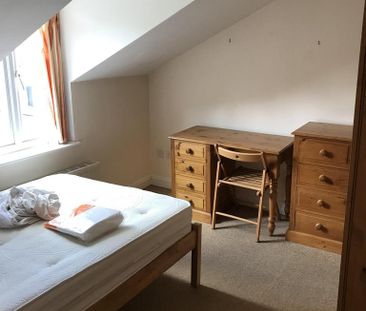 1 bedroom in a house share to rent - Photo 1