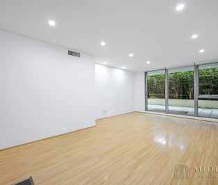 Mirvac Built Oversize Courtyard Apartment with Study and car park - Photo 3