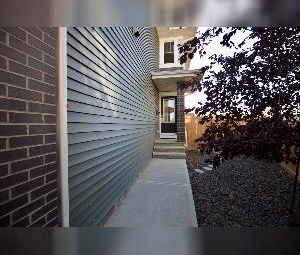 3 Bed 2.5 Bath Huge Pie-Shaped Lot Dbl Garage Trumpeter Edmonton - Photo 1