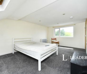 5 bedroom terraced house to rent - Photo 4