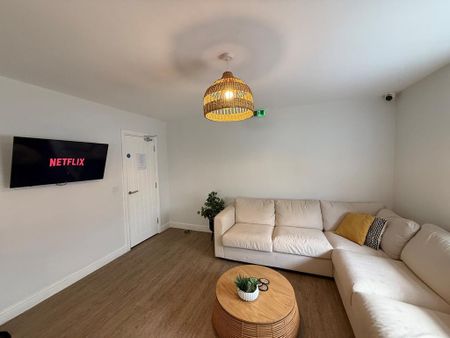 1 bedroom in a house share to rent - Photo 2
