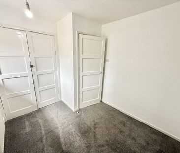 3 bedroom end of terrace house to rent - Photo 4