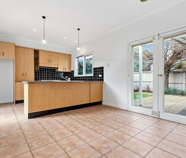 73 Sir Garnet Road, Surrey Hills - Photo 2