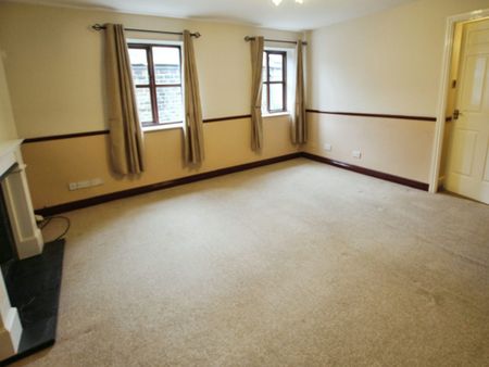 Flat to rent on - Photo 2