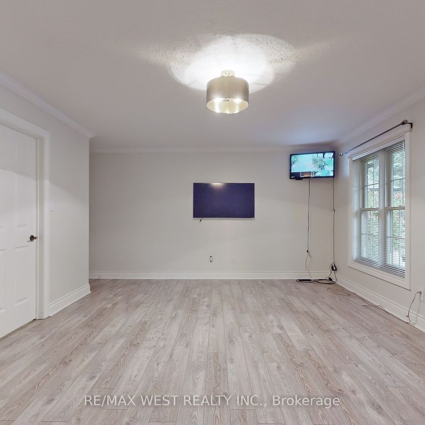 For Lease - 499 Reynolds Street Unit# Main Floor, Whitby, Ontario - Photo 1