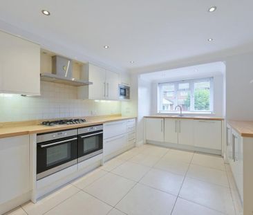 3 bedroom terraced house to rent - Photo 4