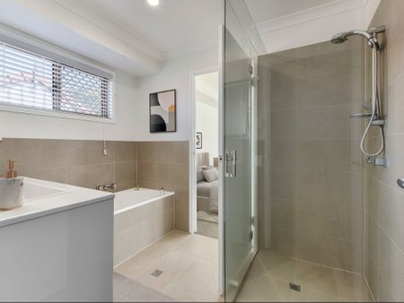 94 Torquay Crescent, Tingalpa QLD 4173 - House For Rent | Domain - Photo 5