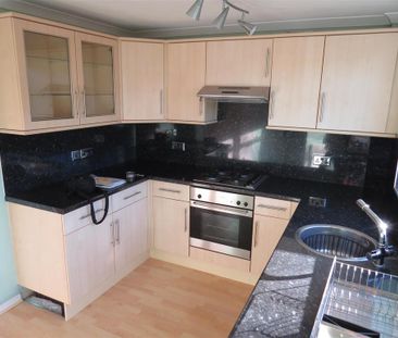 2 bedroom terraced house to rent - Photo 4