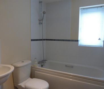 Twickenham Close - Photo 3