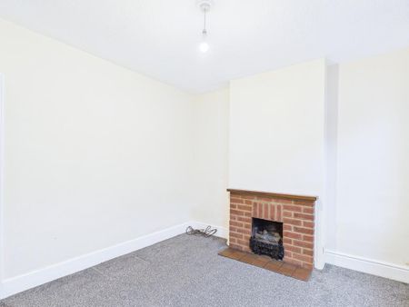 2 bedroom terraced house to rent - Photo 2