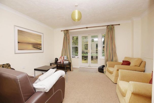 3 bedroom semi-detached house to rent - Photo 1