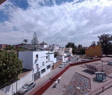 Calle Chaves Rey, Sevilla, Andalusia 41012 - Photo 4