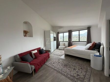 Location Maison 8 pièces 301m² NICE 06000 - Photo 2