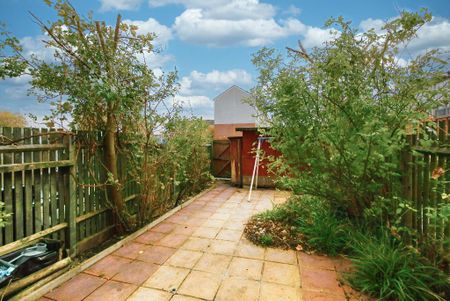 3 bedroom maisonette to rent - Photo 4