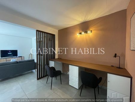 À LOUER - CHAMBRE MEUBLÉE d'environ 15,80 m² - LE TAMPON - LOYER 527,00 € + CHARGES FORFAITAIRES 55,00 € - Photo 3
