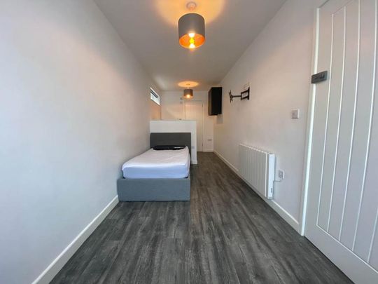 Studio to rent - Photo 1