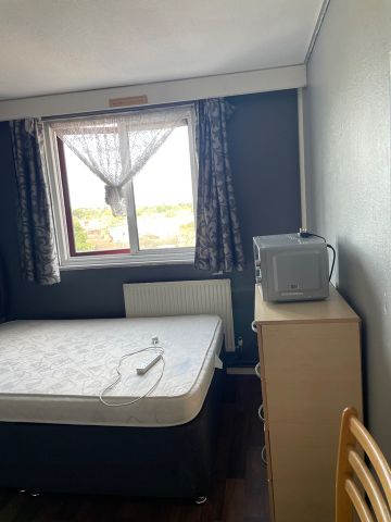 Room in a Shared Flat, Adams Road, N17 - Photo 3