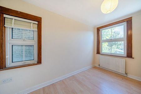 Amity Grove, London SW20 - Photo 3