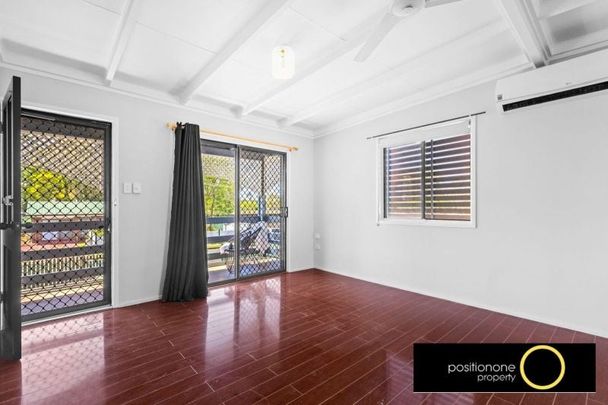 Highset home with bonus kitchenette and teenagers retreat under! - Photo 1