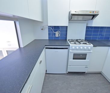 Gemeubeld appartement met zijdelings zeezicht nabij het Driehoeksplein - Photo 5