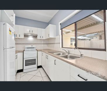 1/215 Carpenter Street, St Marys, NSW 2760 - Photo 3