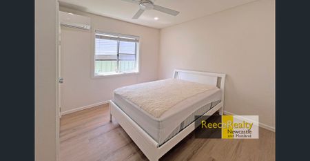 Beautiful modern home - Photo 5