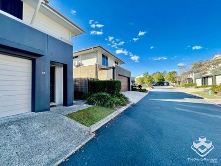 3 Bedroom 2 Storey Townhouse - Photo 2