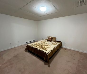 For Lease - 71 Covent Crescent, Aurora, Ontario - Photo 3