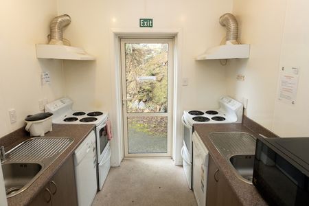 Boarding House Room – Ideal for Single Working Professional - Photo 5