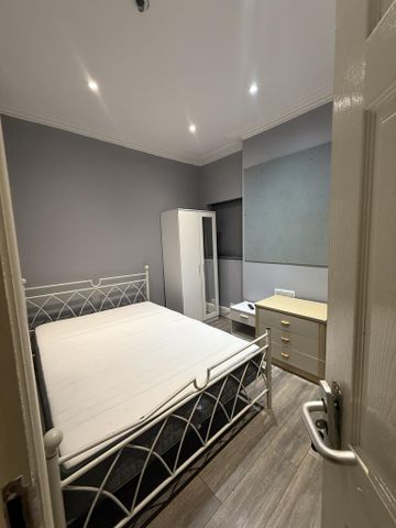 6 bedroom end of terrace house to rent - Photo 5