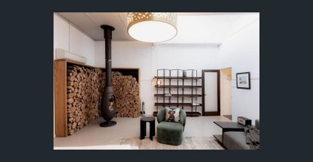 Fully Furnished Inner-City Living - Photo 3