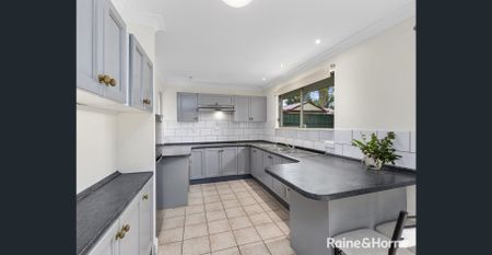 SPACIOUS HOME READY FOR YOU TO MOVE IN AND ENJOY!! - Photo 2