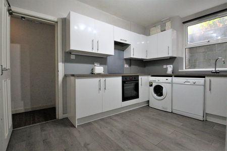 Providence Avenue, Woodhouse, LS6 2HN, Leeds - Photo 3