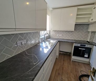 2 Bed Flat, College Avenue, HA3 - Photo 5