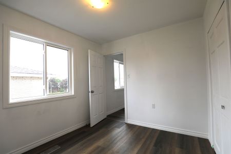 For Lease - 56 Skylark Drive Unit# Upper level unit 1, Hamilton, Ontario - Photo 4