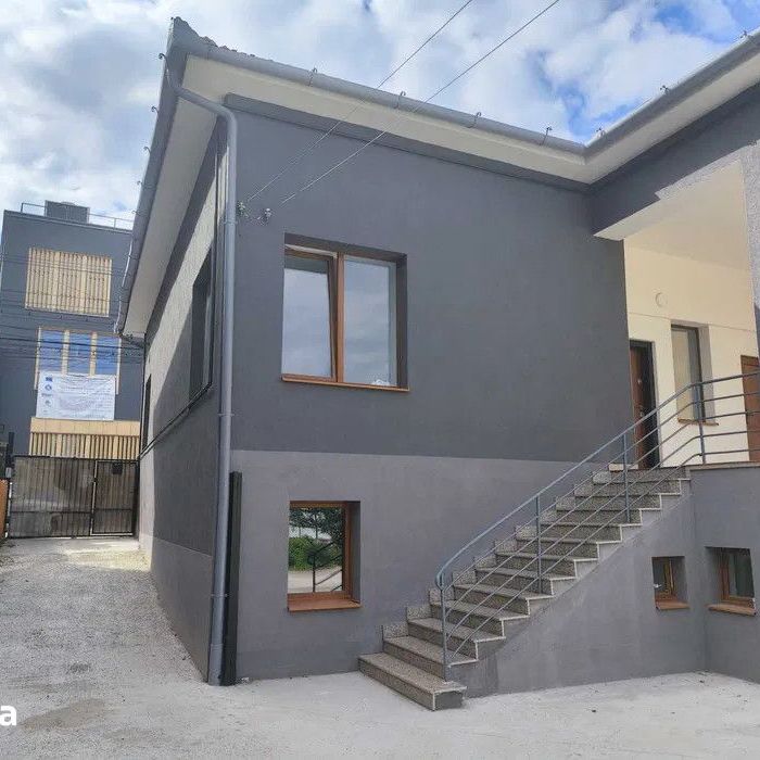 Spatiu in Vila de inchiriat , zona Centrala , 300 mp, 7 Parcari - Photo 1